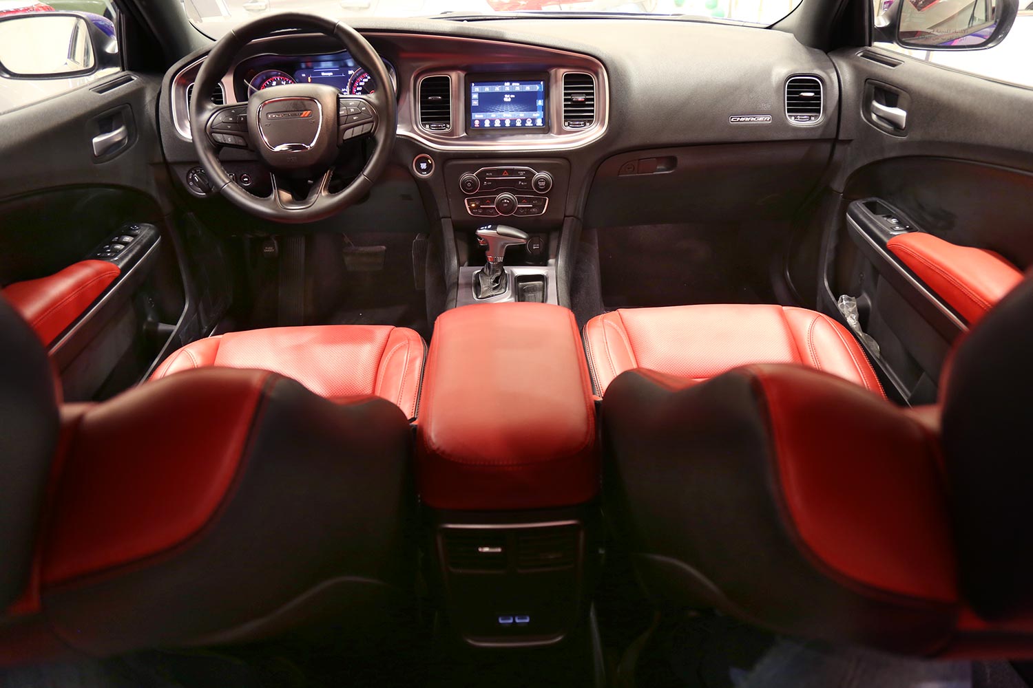 Interior Image for  DODGE Charger SXT-A جلد 2021