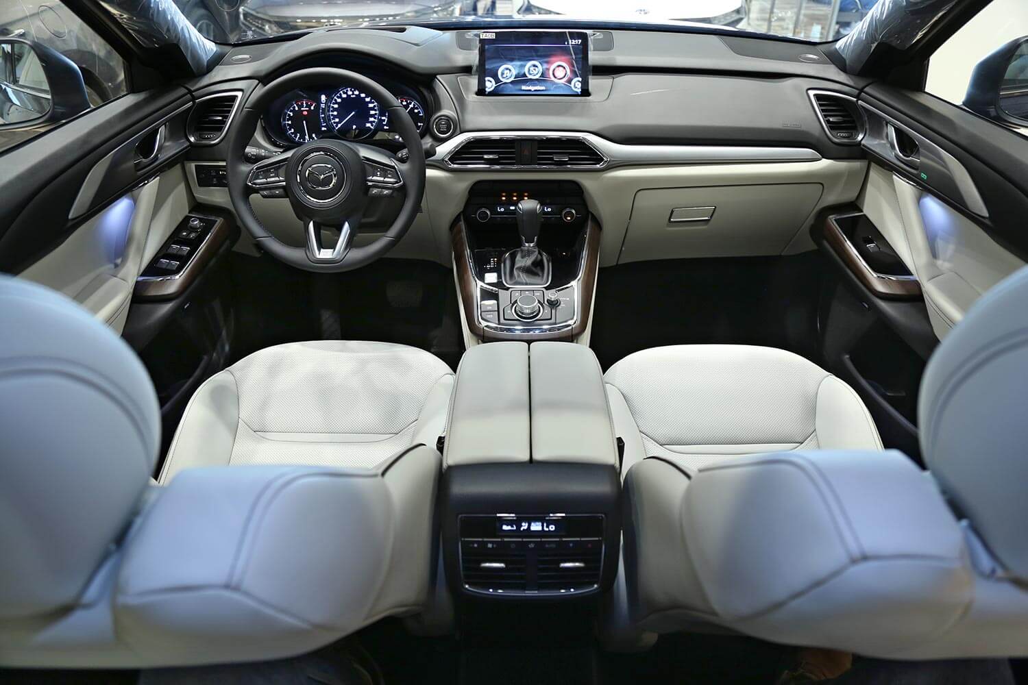 صورة داخلية للسيارة  مازدا CX-9 Signature 2020