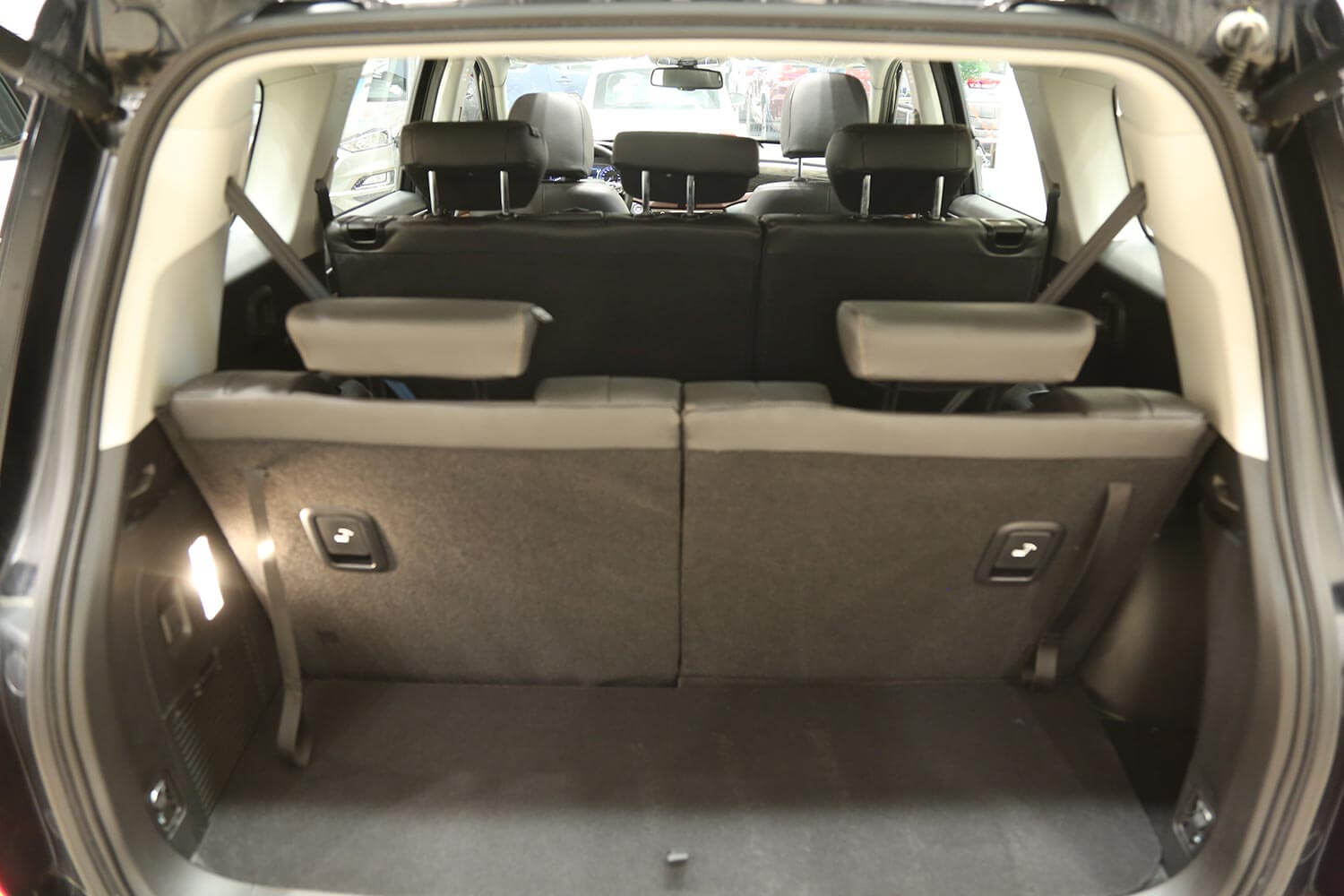 صورة داخلية للسيارة  جي إيه سي GS8 GL-4WD 2020