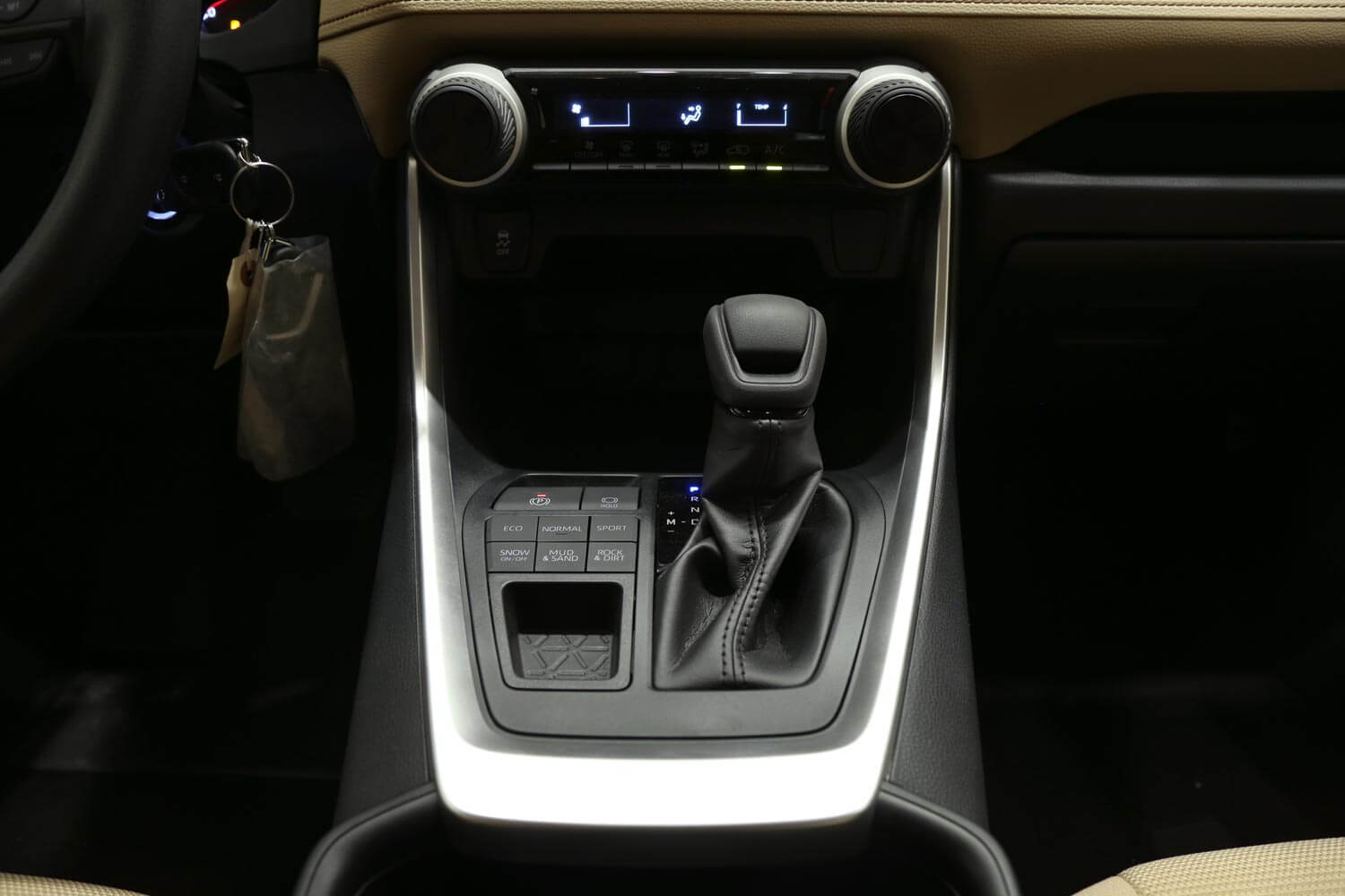 صورة داخلية للسيارة  تويوتا RAV4 STD 2021