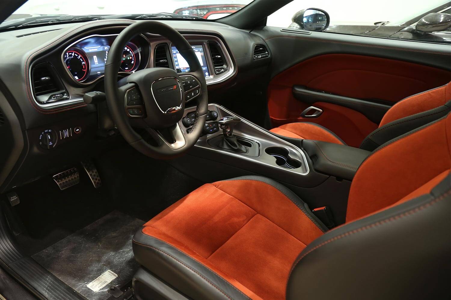 صورة داخلية للسيارة  دودج تشالنجر GT 2021