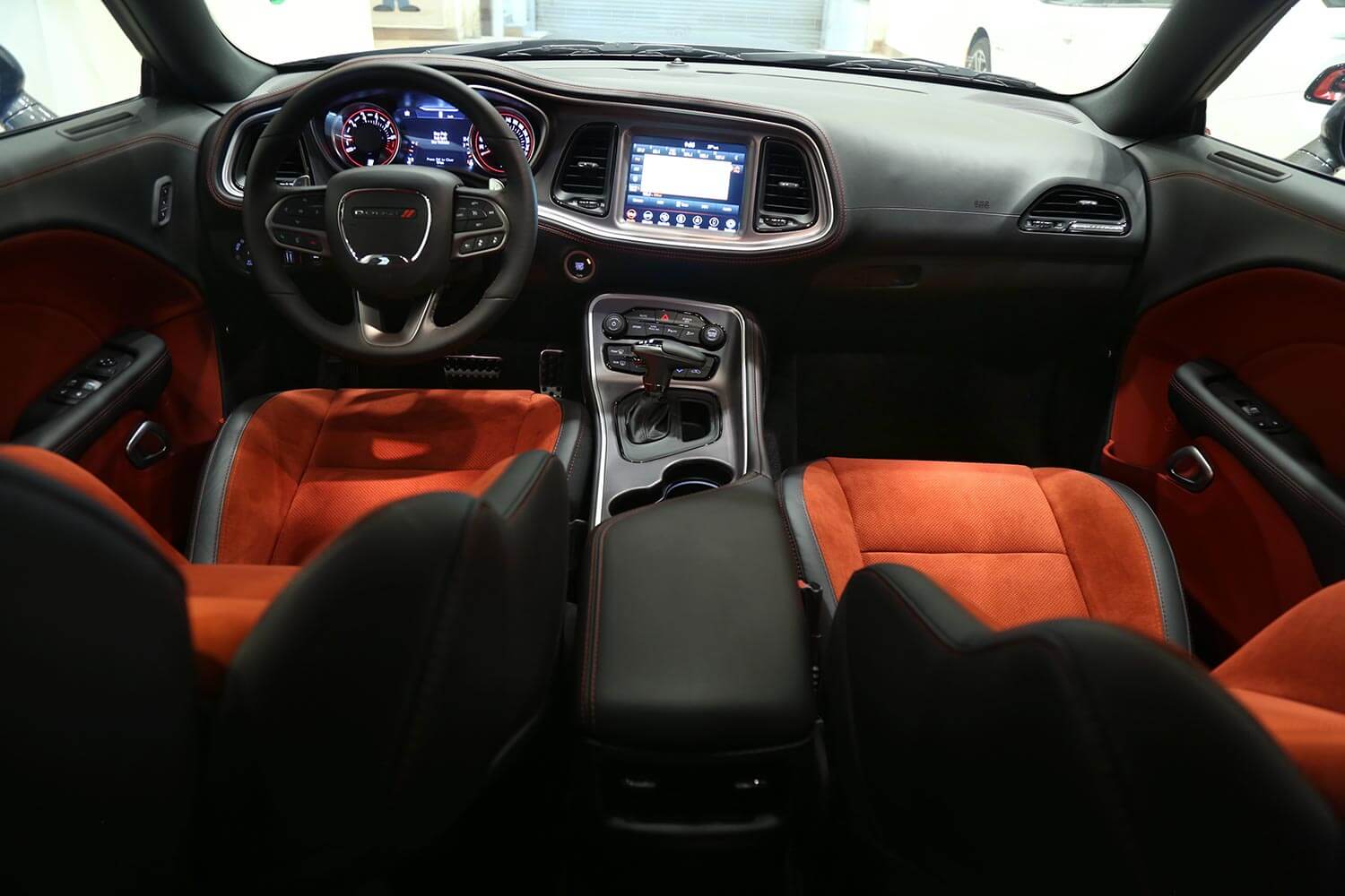 صورة داخلية للسيارة  دودج تشالنجر GT 2021