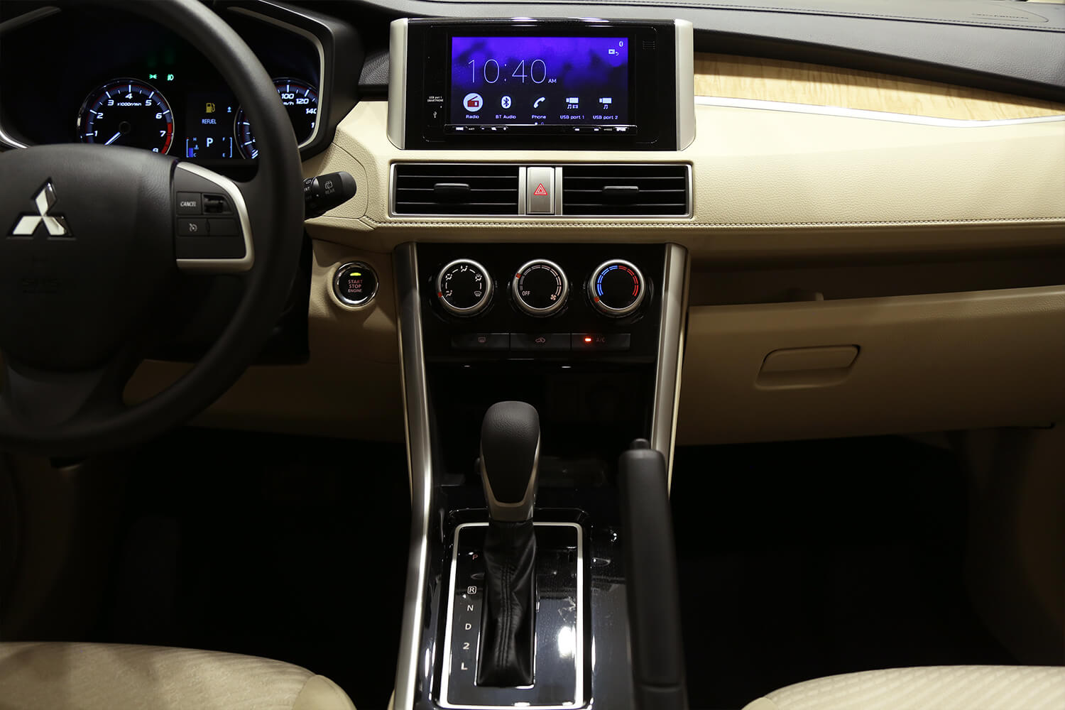 صورة داخلية للسيارة  ميتسوبيشي Xpander 2022