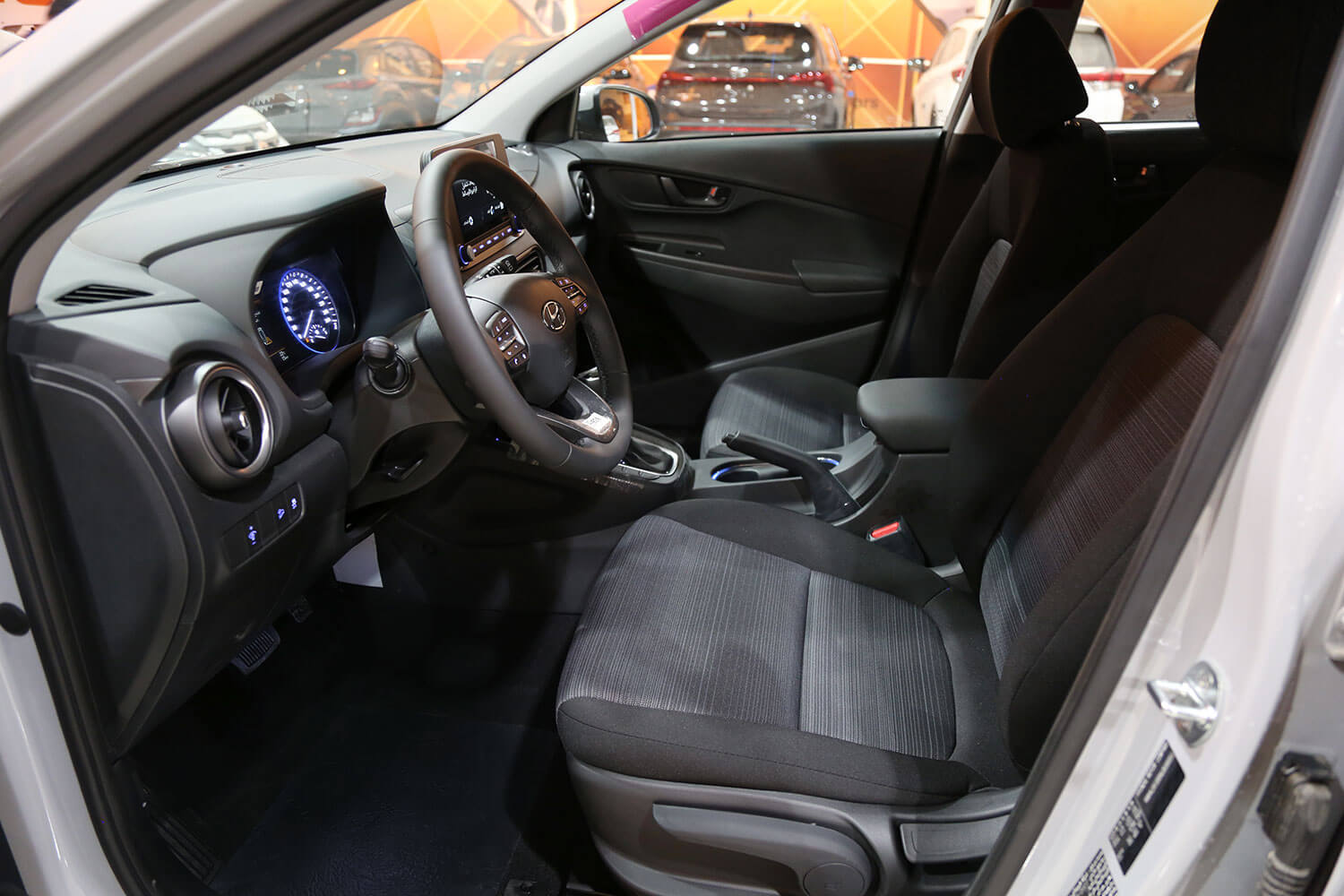 صورة داخلية للسيارة  هيونداي كونا GLS-Comfort 2022