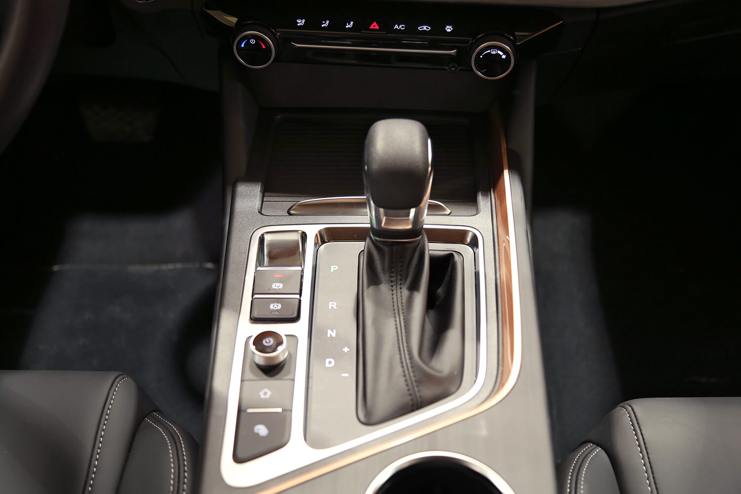 صورة داخلية للسيارة  شيري اريزو -6-comfort 2022