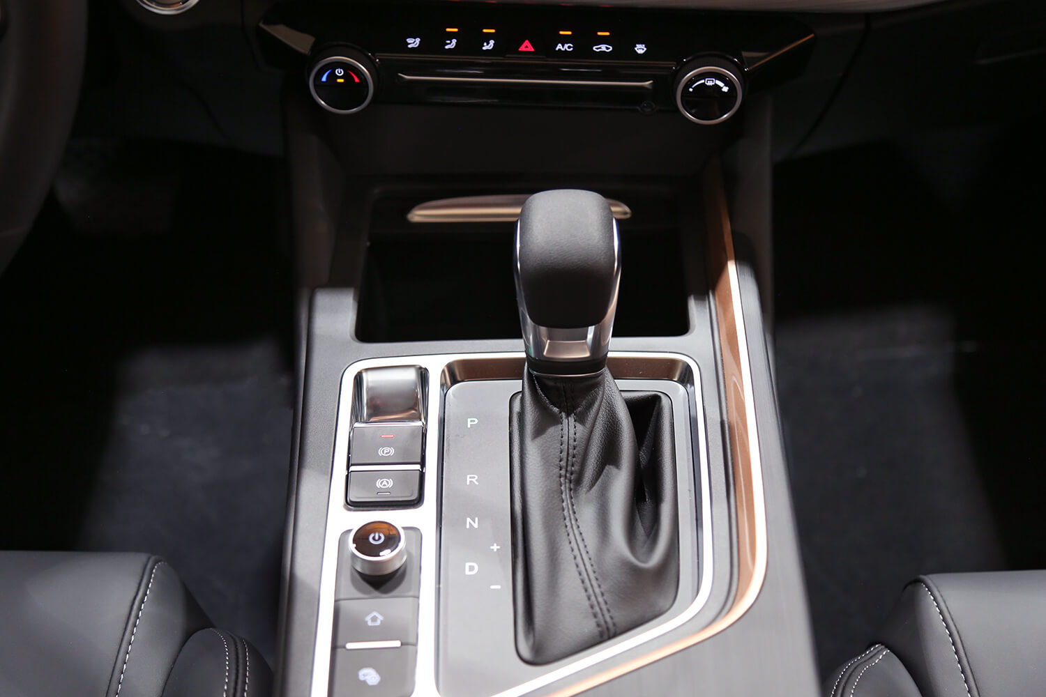 صورة داخلية للسيارة  شيري اريزو -6-luxury 2022
