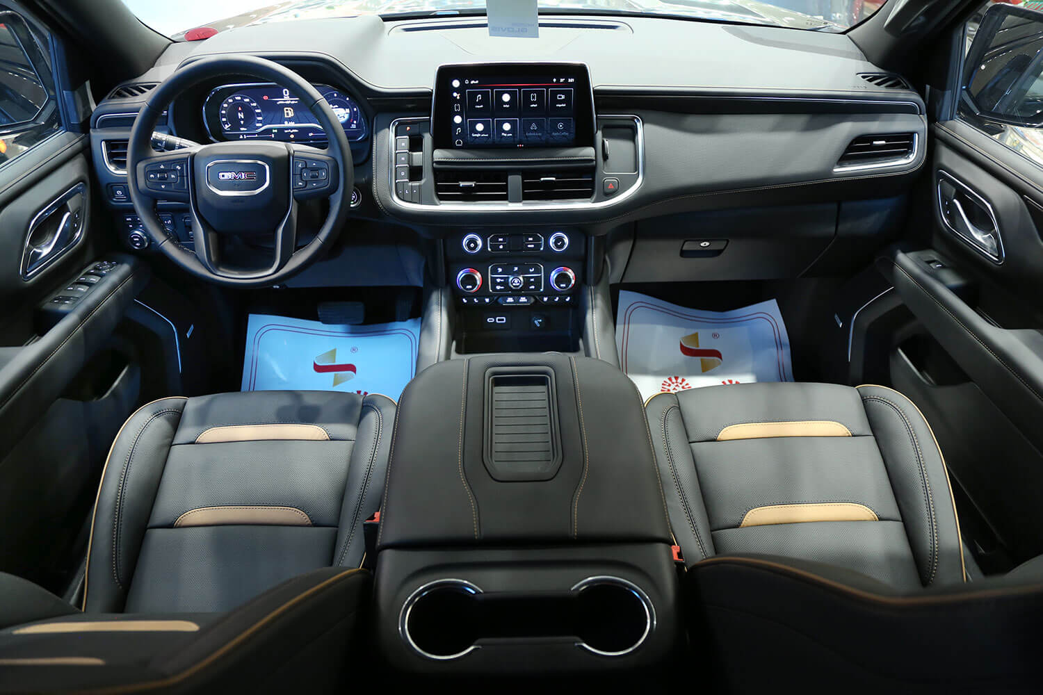صورة داخلية للسيارة  جي ام سي يوكون AT4 2022